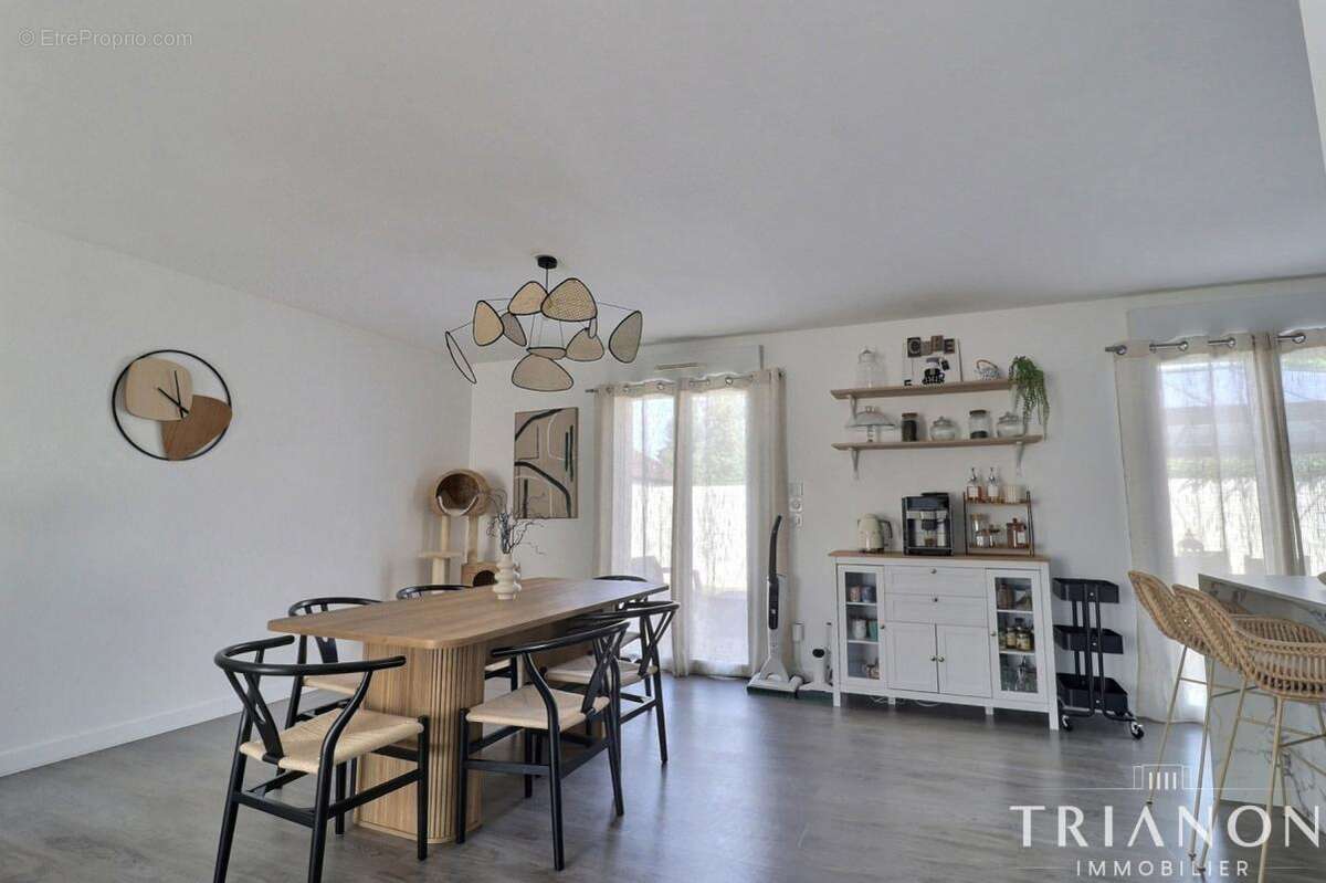 Maison à TACOIGNIERES