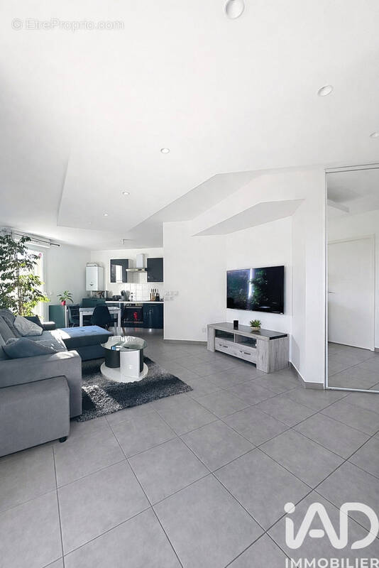 Photo 1 - Appartement à LENTILLY