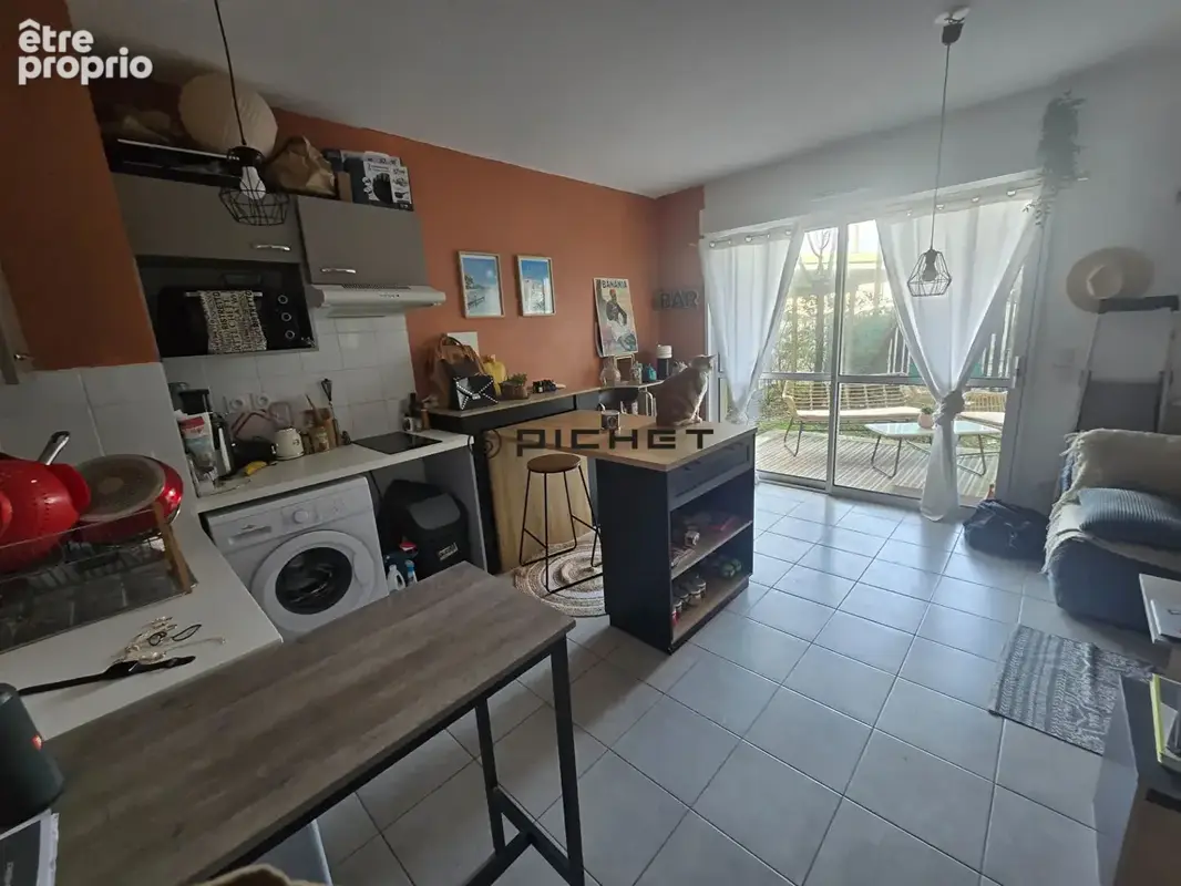 LA ROCHELLE  Appartement  2 pièces avec terrasse et parking. - photo 4