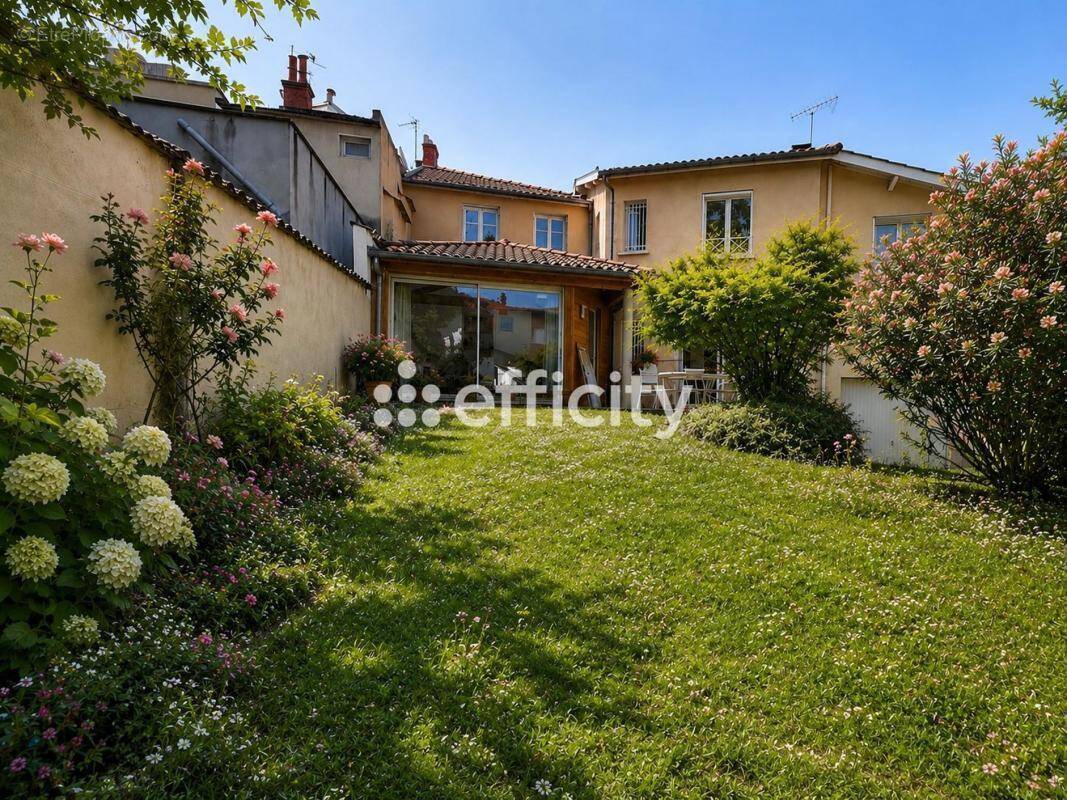 Maison 164 m² à Lyon-3e  - photo 1