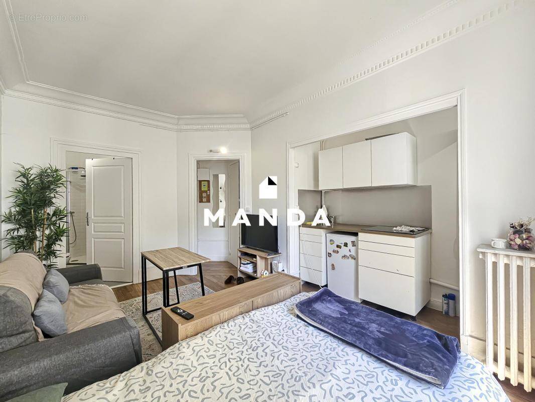Appartement à PARIS-17E