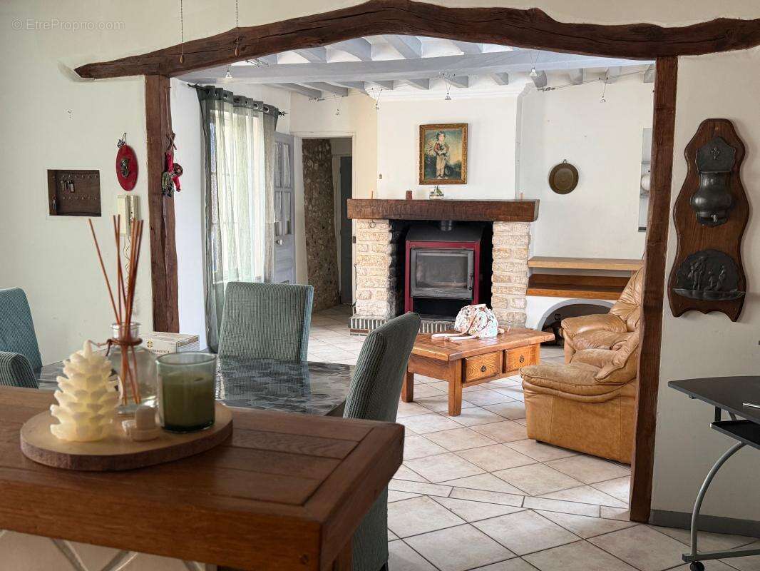 Maison ancienne de plus de 90 m² + bungalow T3 - À 7 min de la gare de Bueil - photo 3