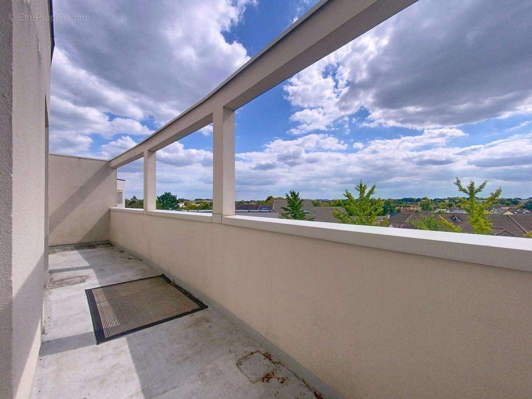 Appartement à MONTIGNY-LE-BRETONNEUX