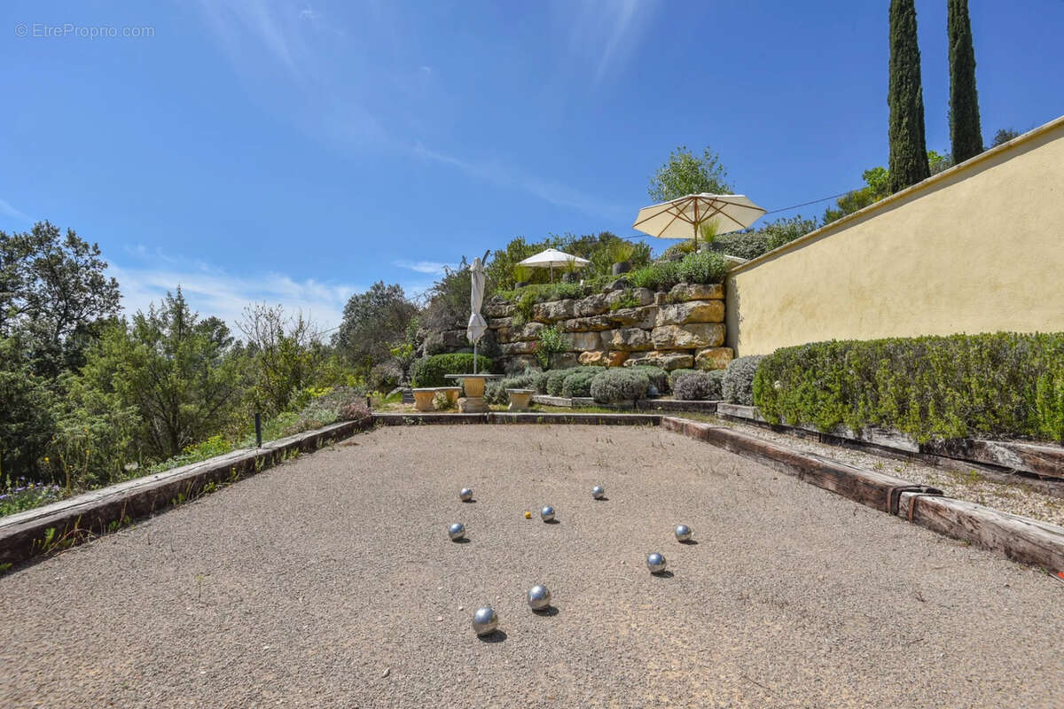 Maison à ENTRECASTEAUX