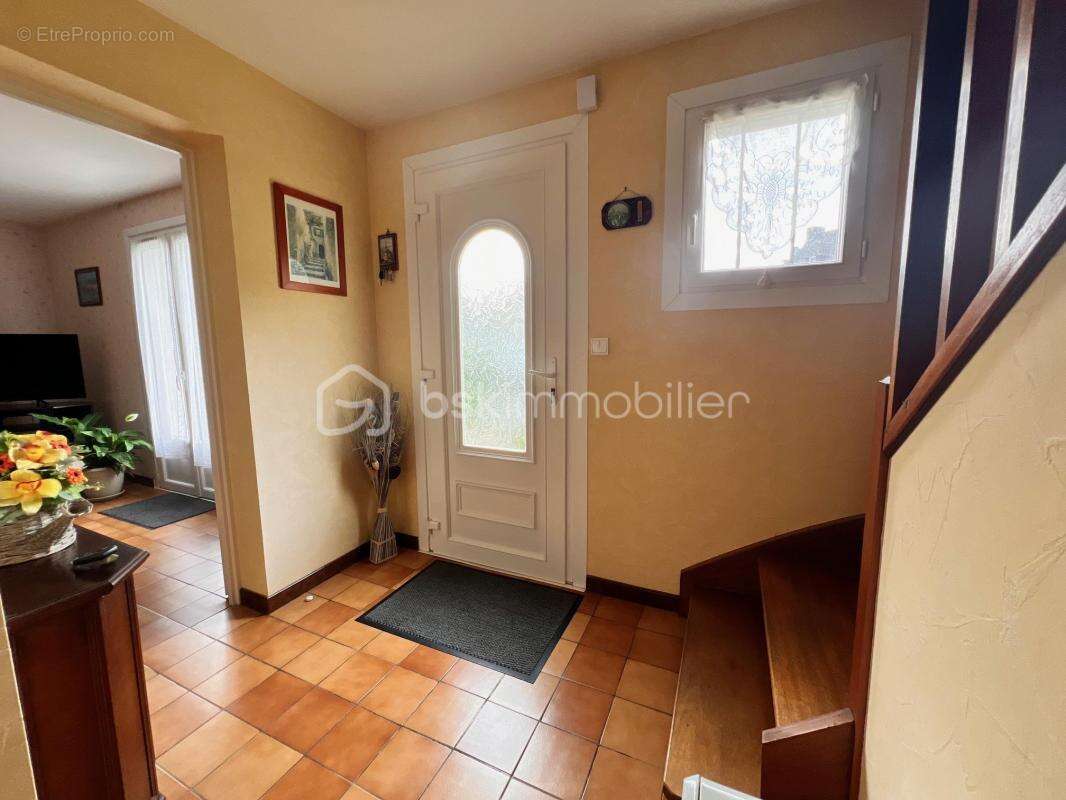 Maison familiale 4 chambres – 118 m² habitables – Sous-sol complet de 87 m² – En impasse, au calme - photo 5