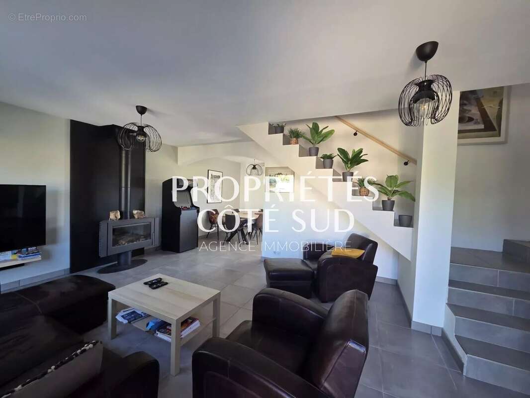 Maison  récente 120M2 avec piscine - photo 2
