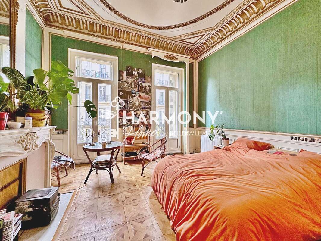 Appartement à MARSEILLE-6E