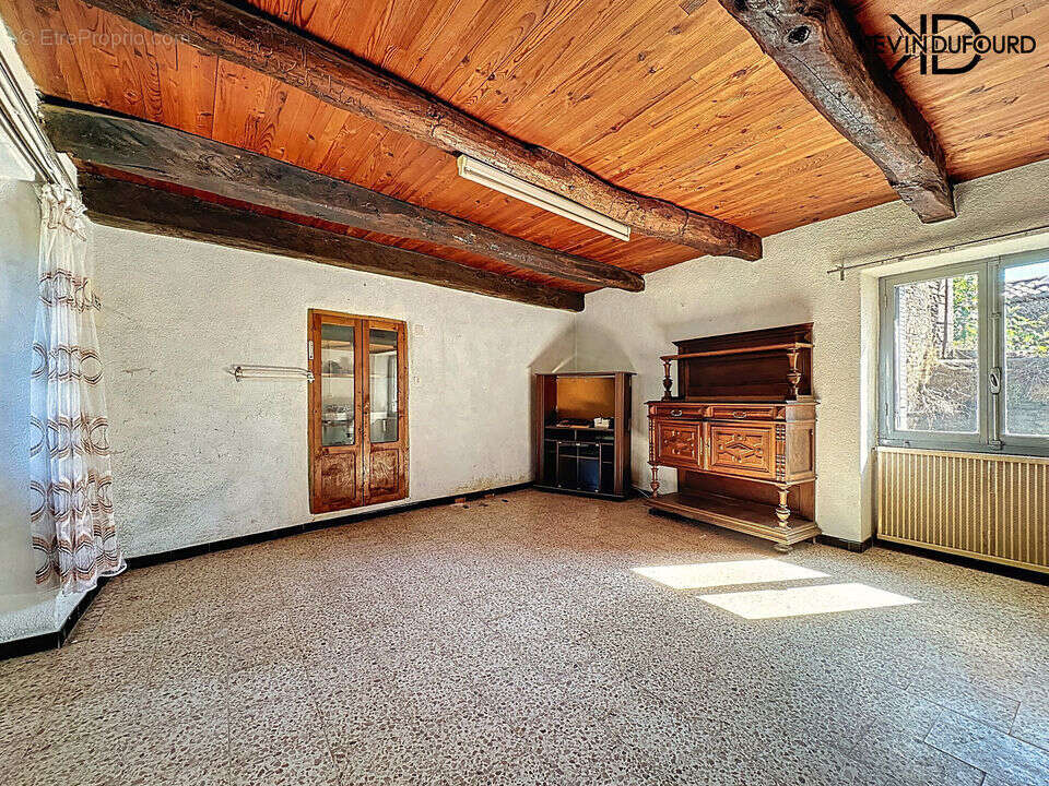 Maison de village 115m² avec une cour intérieure à LES VANS - photo 3
