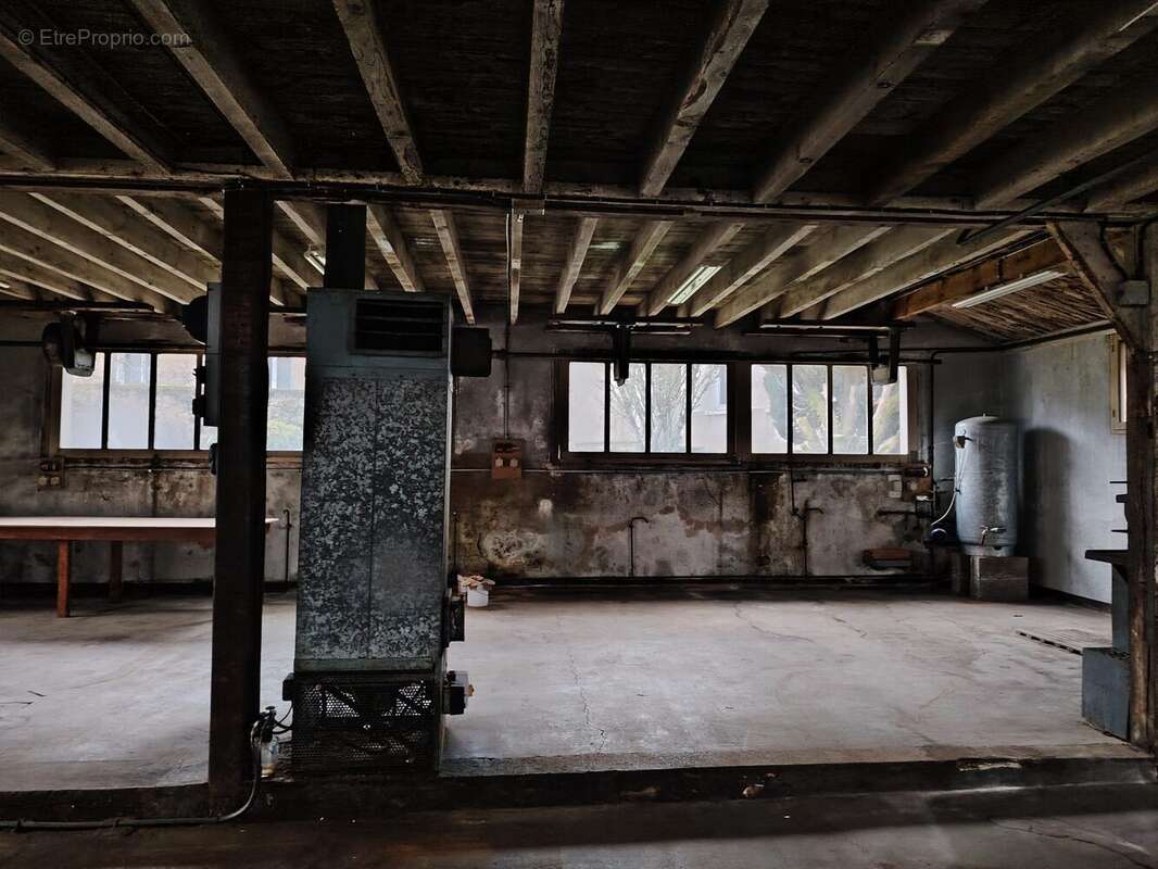 Commerce à BUSSIERE-DUNOISE