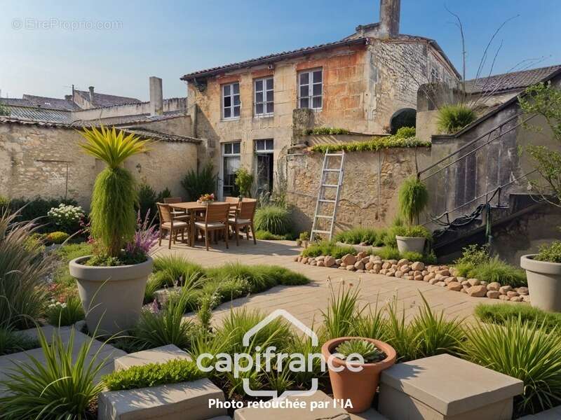 Maison à SAINT-JEAN-D'ANGELY