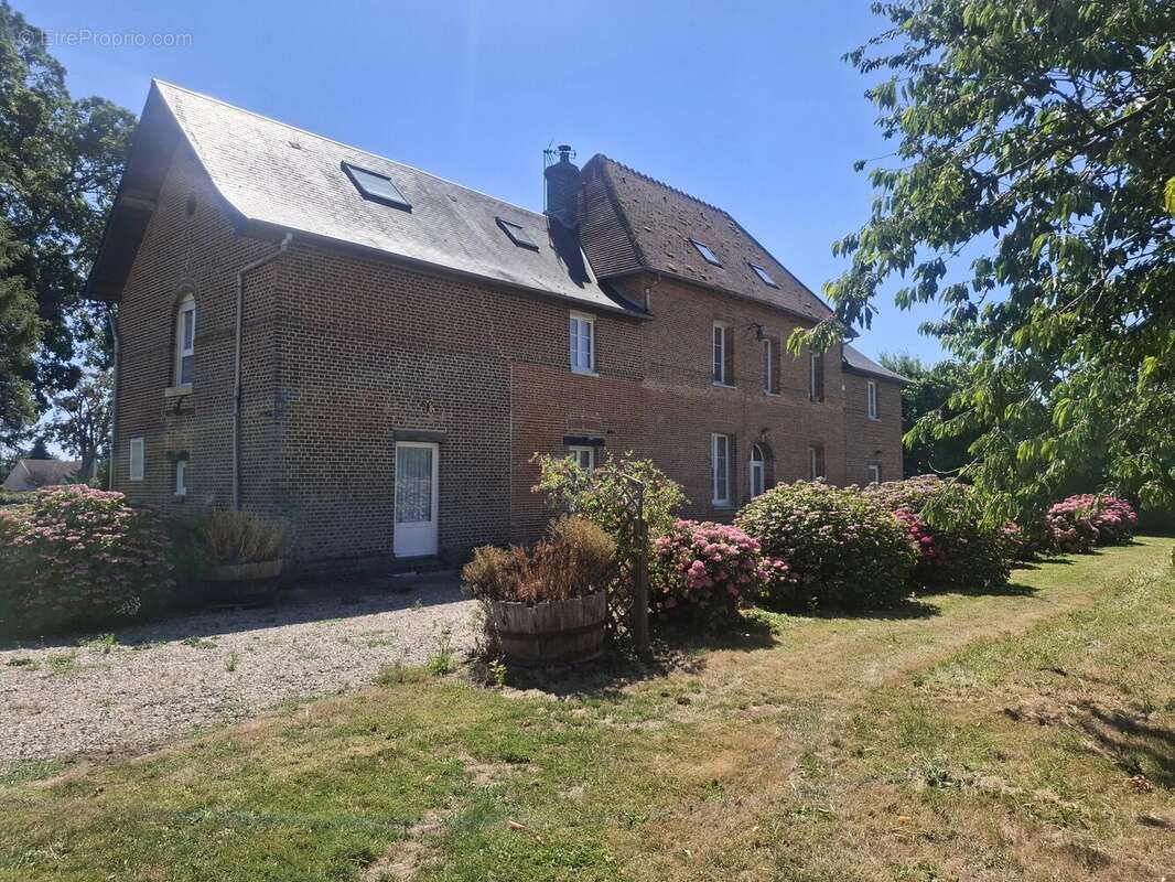 Grande maison familiale de 300 m² - photo 2