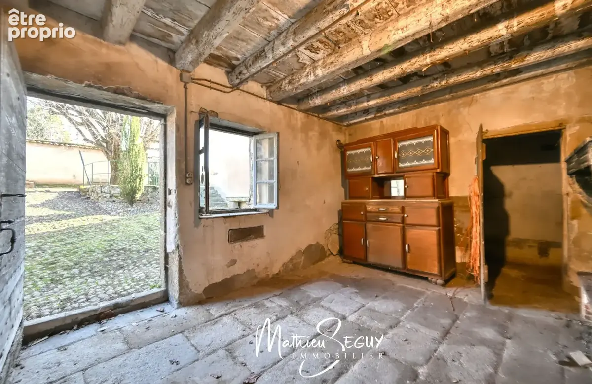 MILLERY – Beau potentiel pour cette maison P7 avec jardin, sous-sol et dépendances - photo 23