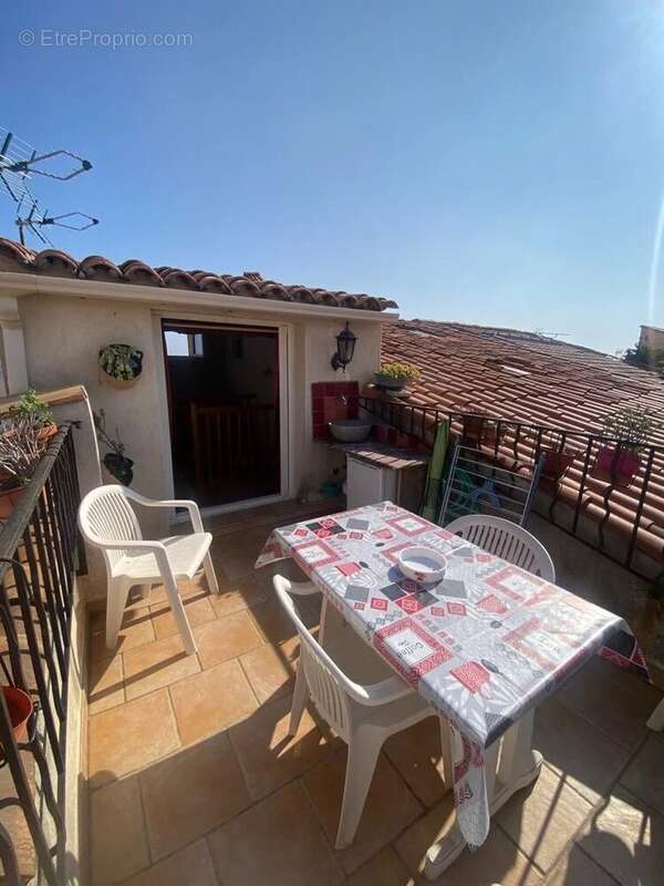 Maison de village dans le vieil Antibes - vue mer et terrasse - photo 17