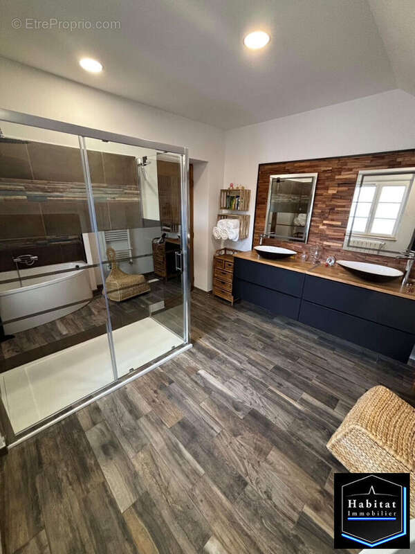 Maison à LE PLESSIS-BELLEVILLE