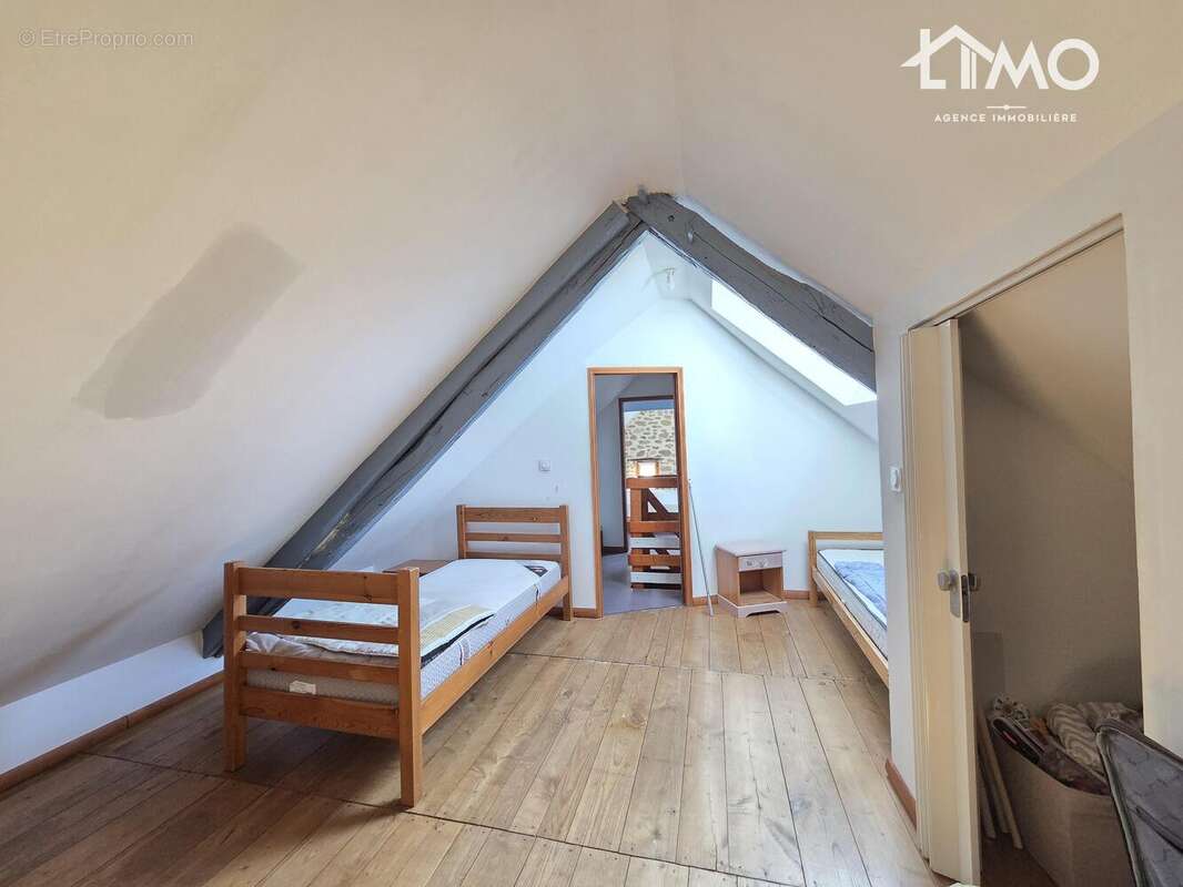 n°3 - Maison à CHAMPNETERY