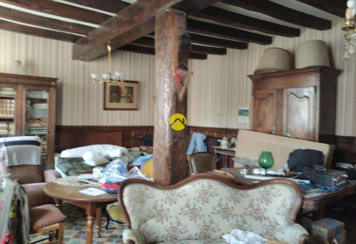 Maison à SAINT-AMAND-MONTROND