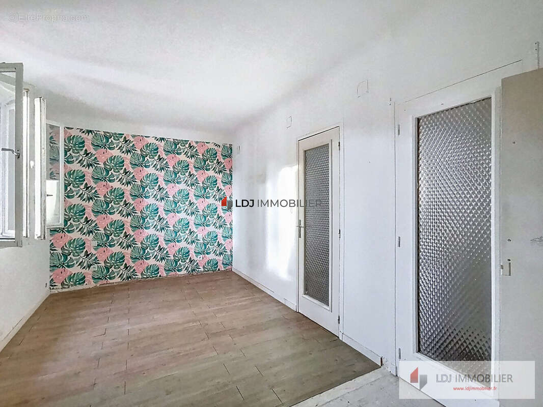 Appartement à VILLENEUVE-LA-RIVIERE