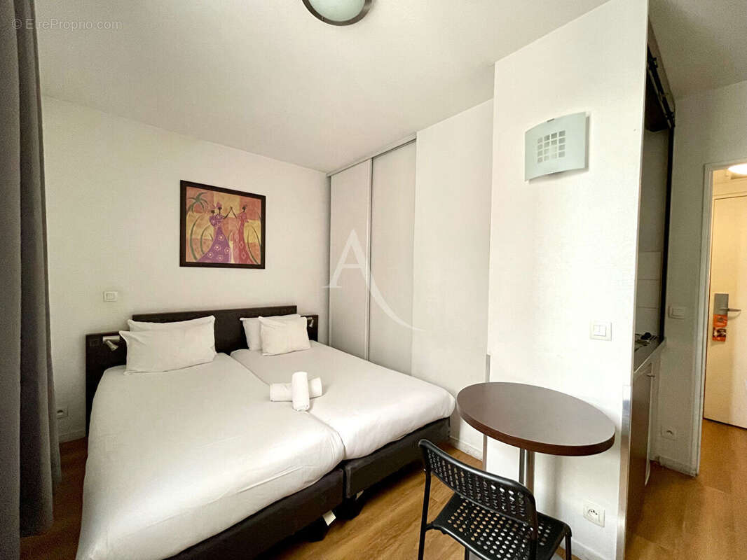 Appartement à CHARENTON-LE-PONT