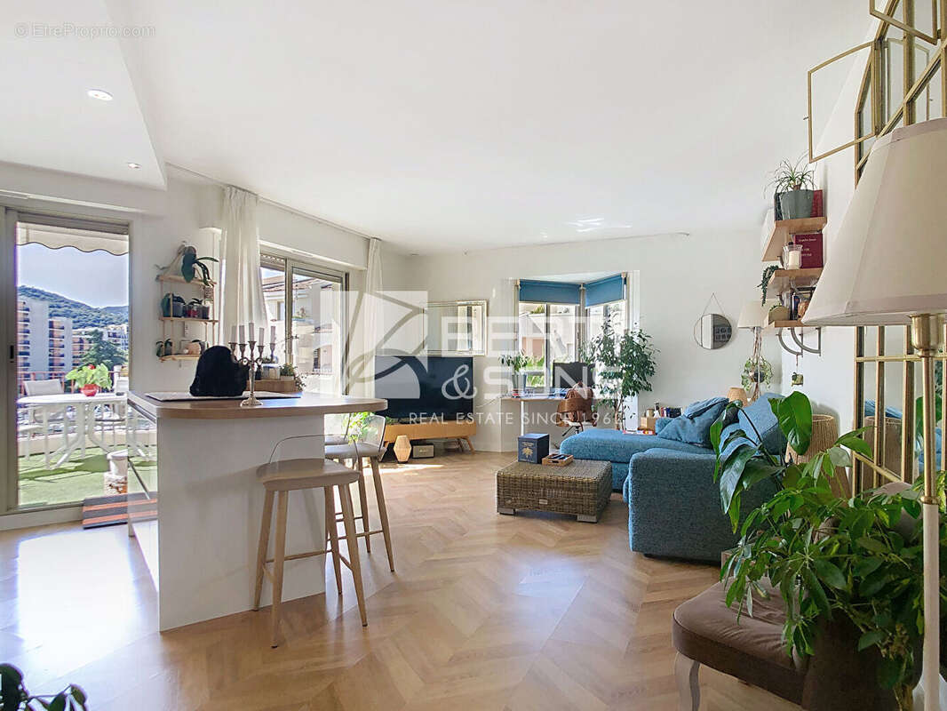 Appartement à MANDELIEU-LA-NAPOULE