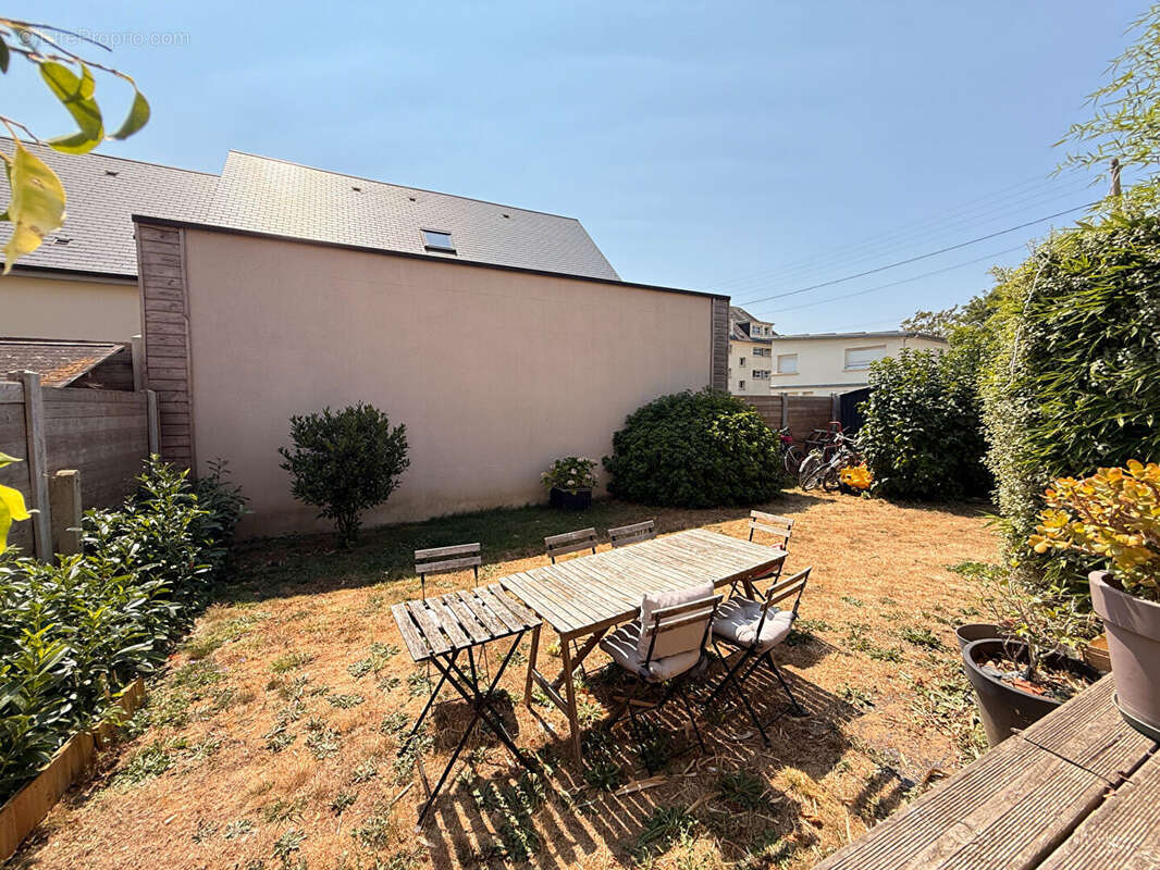 Caen, Quartier Hastings, maison et local commercial. - photo 10