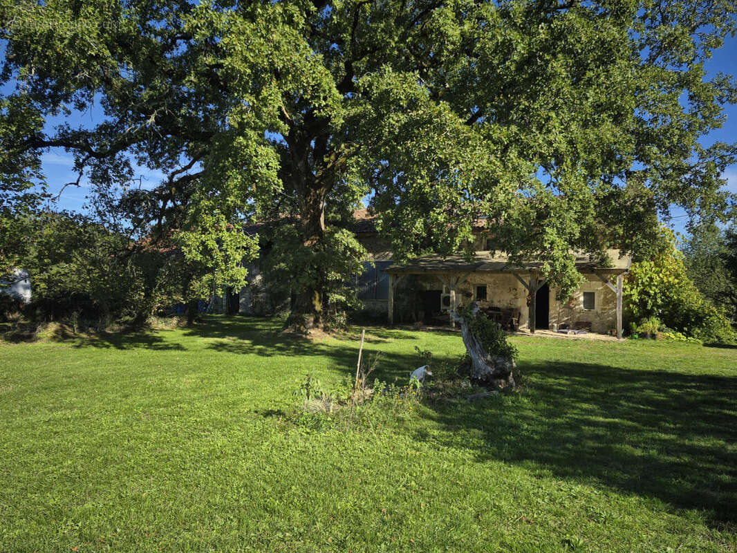 20251007_160518 - Maison à SAINT-MARTIAL-DE-VALETTE