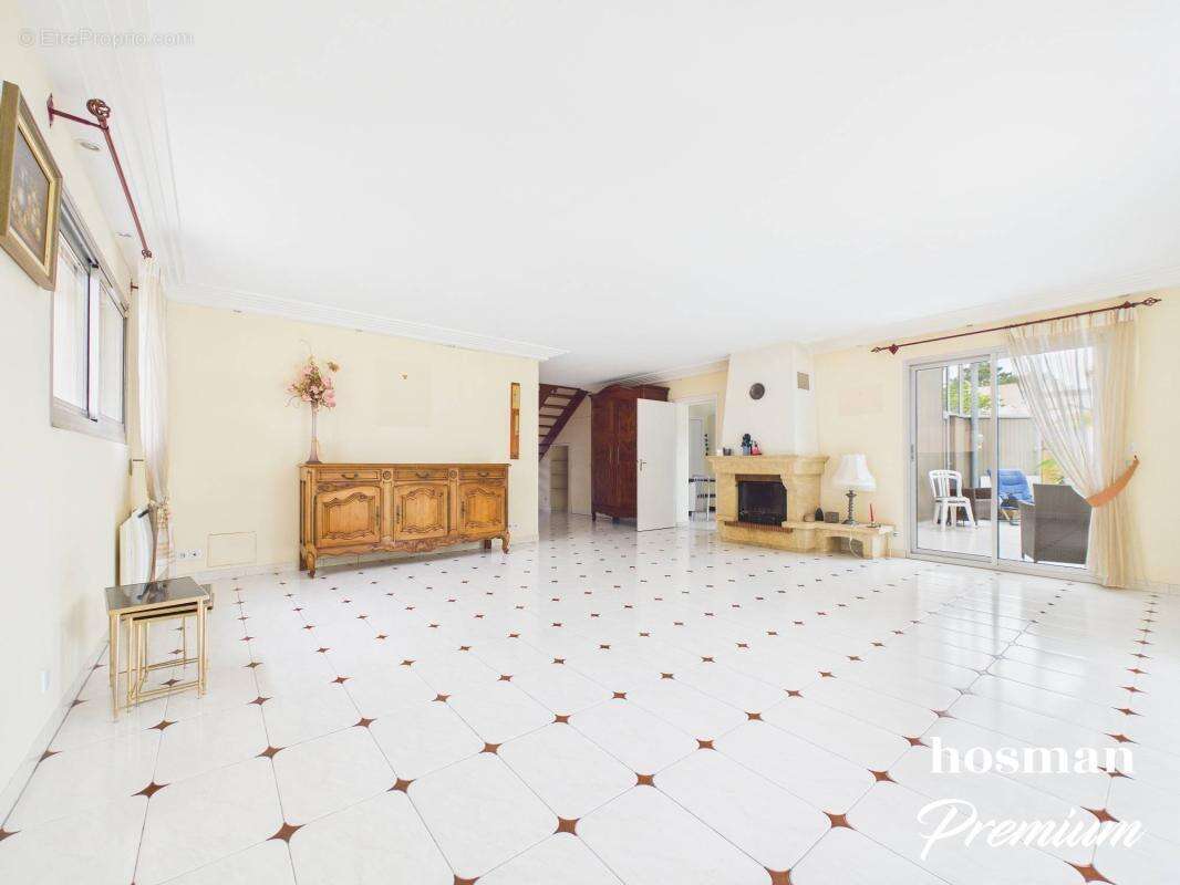 Maison de 163 m² (177 m2 au sol) avec 4 chambres, jardin, garage et spa - Quartier du Petit Chantilly à Orvault - photo 7