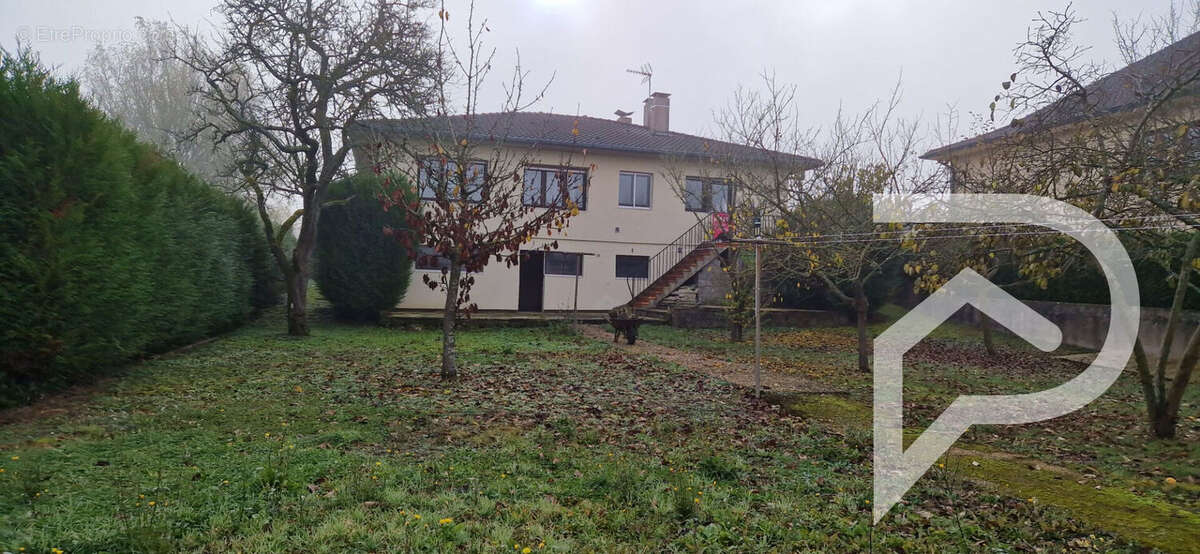 Maison à AMANVILLERS