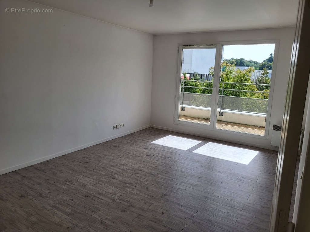 Appartement à EPERNON