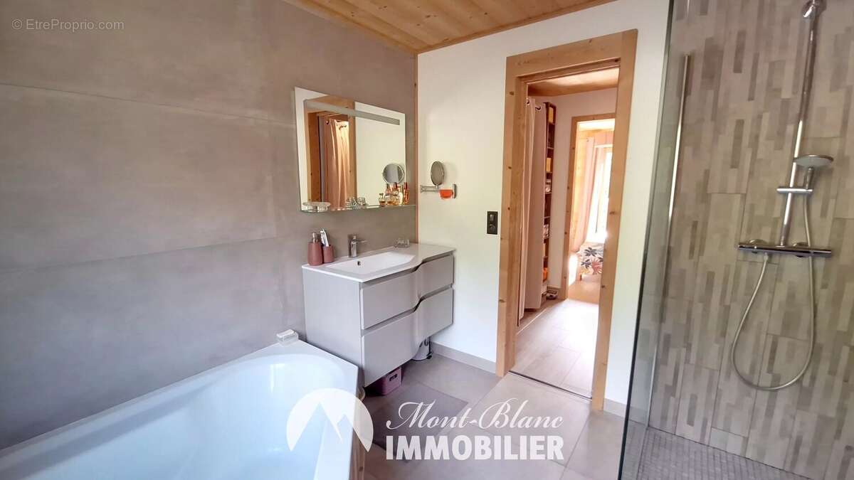 À proximité de Sallanches – Grande maison familiale avec piscine et possibilité d'appartement indépendant - photo 15