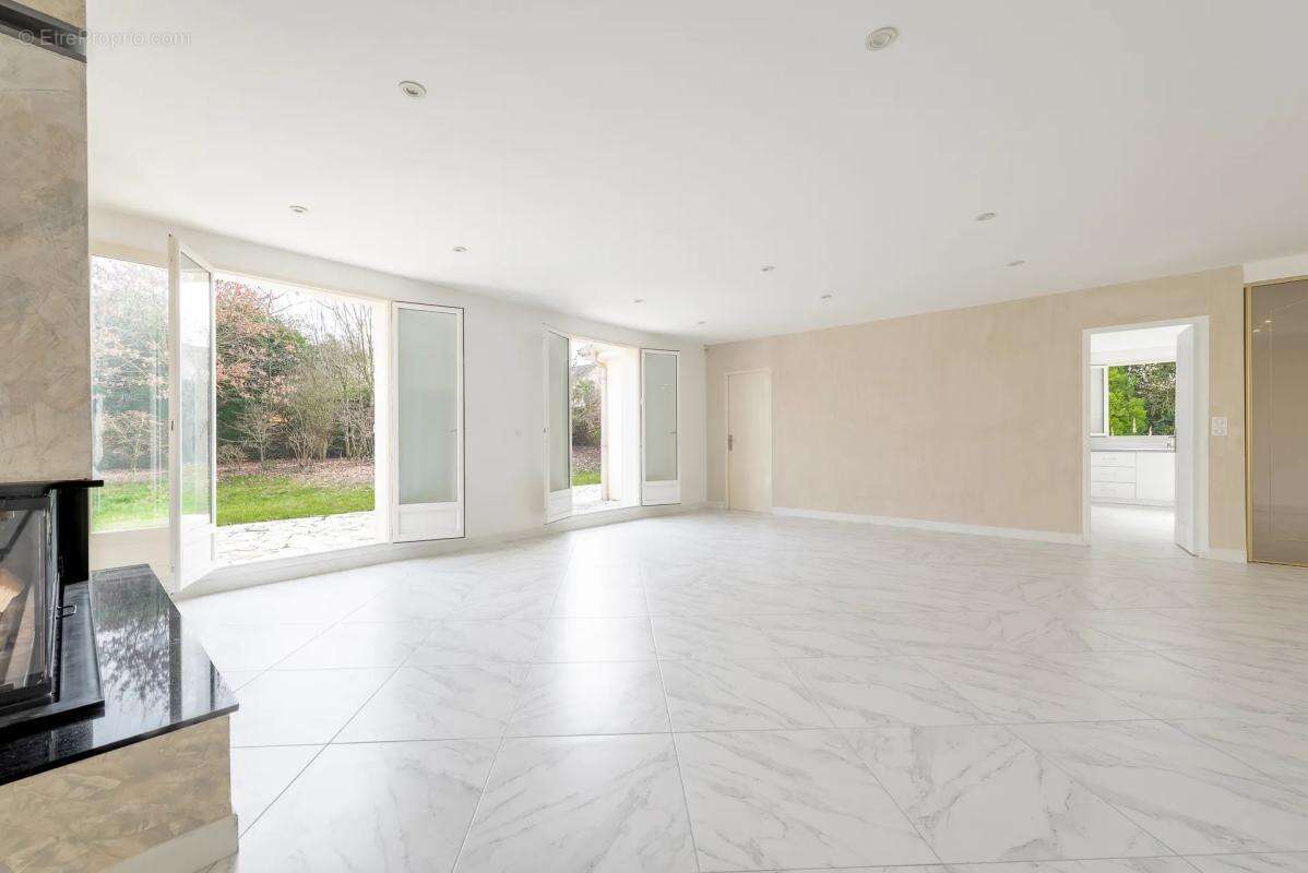 Maison à CLAYE-SOUILLY