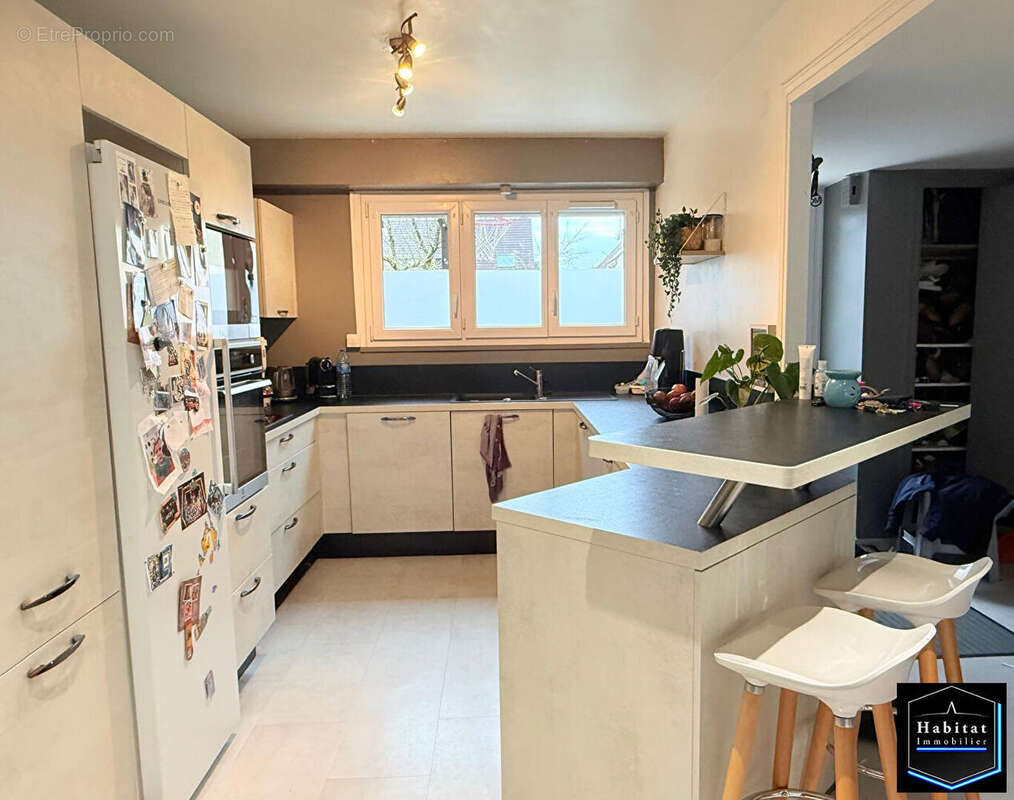 Maison à LE PLESSIS-BELLEVILLE