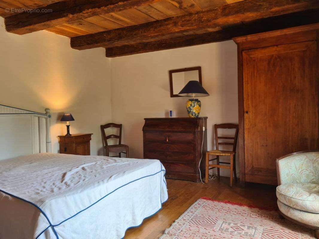 Maison en pierre 7 pièces – 230 m² – Dépendances 170 m² – Terrain 14 504 m² – Saint-Paul - photo 12