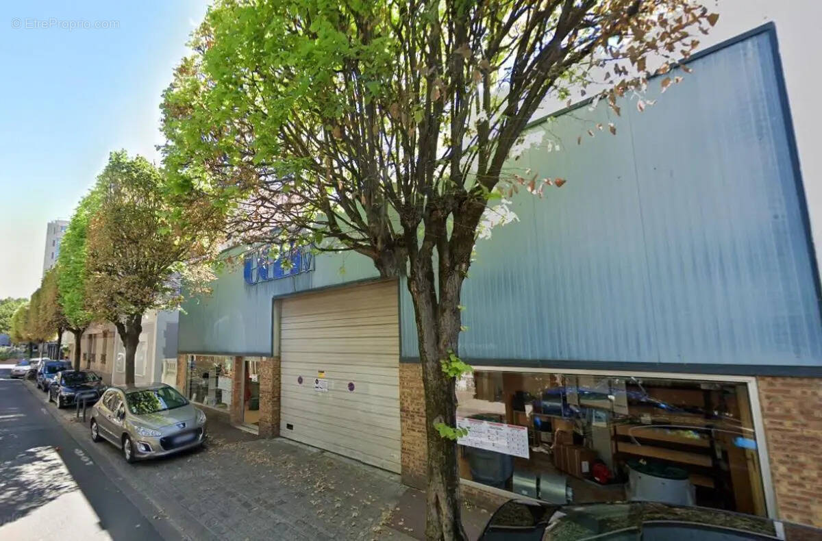 Commerce à ISSY-LES-MOULINEAUX