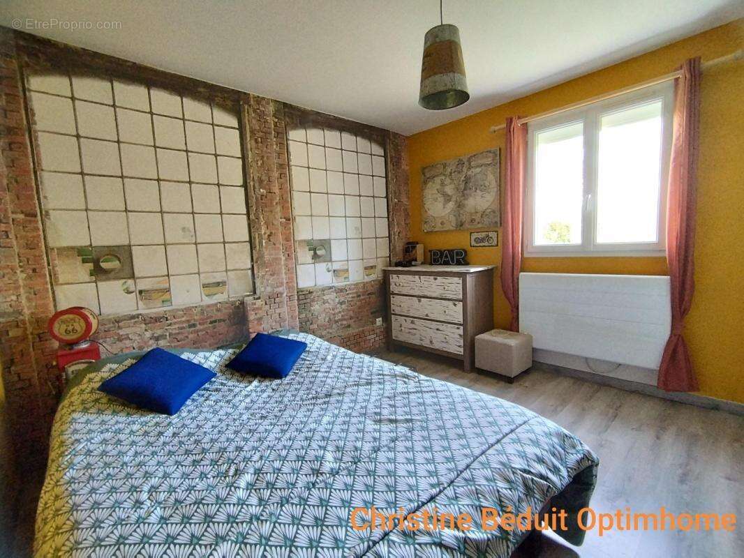 Charente, proche La Rochefoucauld, maison de plain-pied 139 m², garage, carport, terrain 2957m² - photo 11