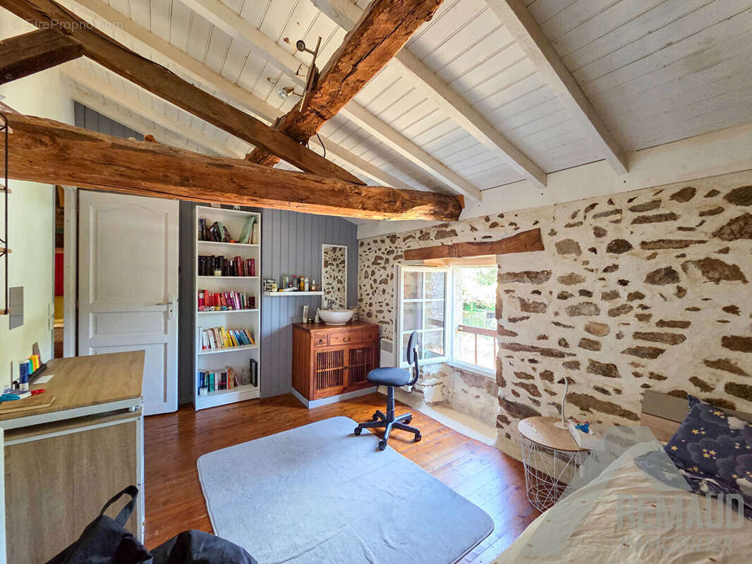 AIZENAY - Hameau proche Centre Ville - photo 13