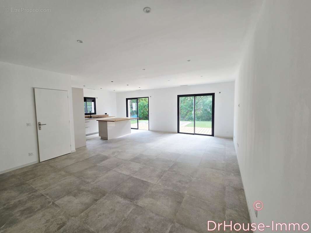 Maison à SAINT-CHINIAN