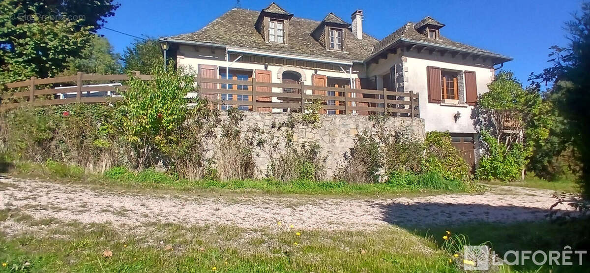 Maison à NEUVEGLISE