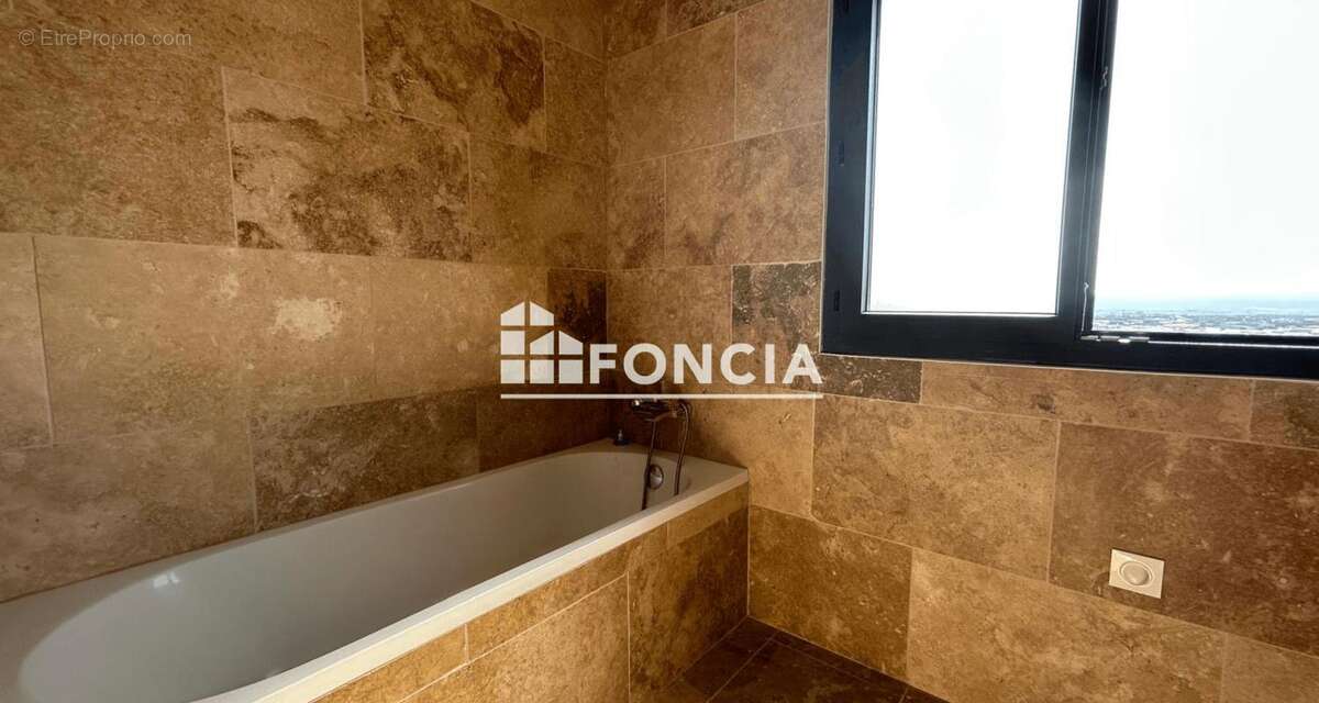 Villa contemporaine avec vue sur étang de Bages - photo 11