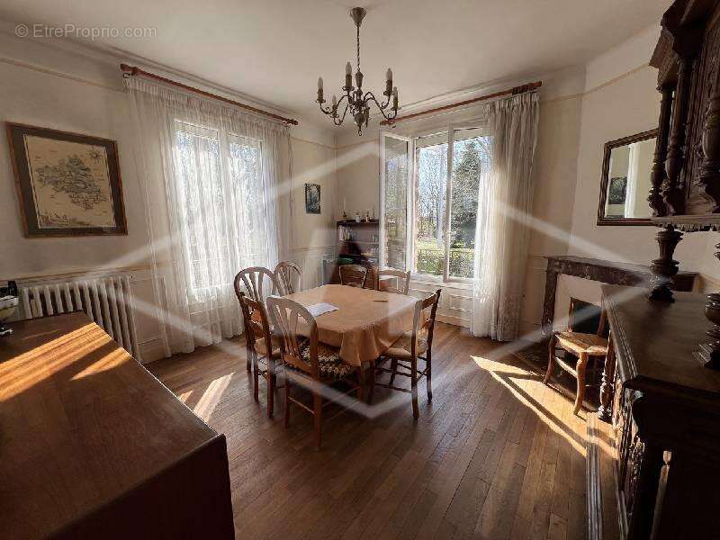 Maison à COMBS-LA-VILLE