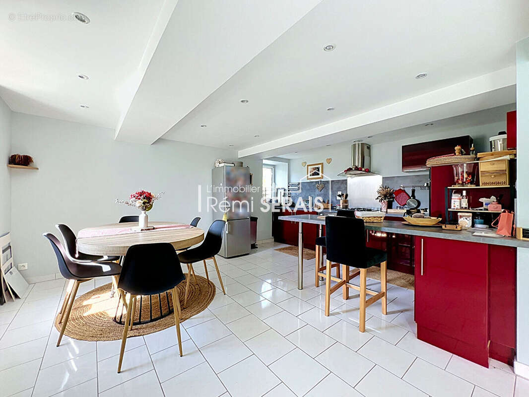 Maison de Charme avec 1 hectare de terrain aux portes de Falaise - photo 3