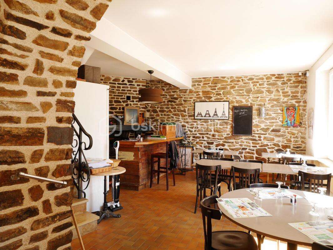 Commerce à LA CHAPELLE-JANSON