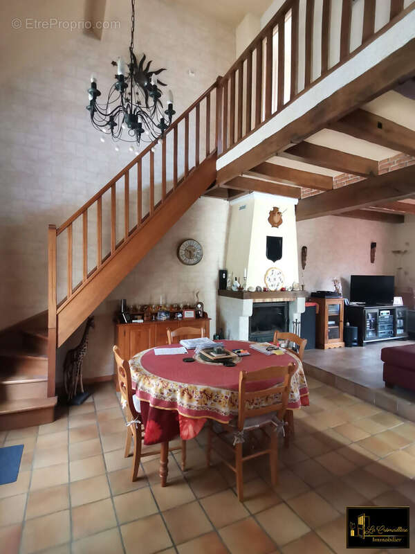 Maison à SAINTE-MESME