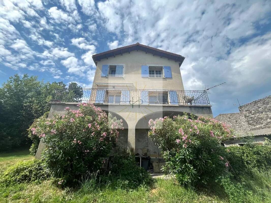 Maison à CHOMERAC