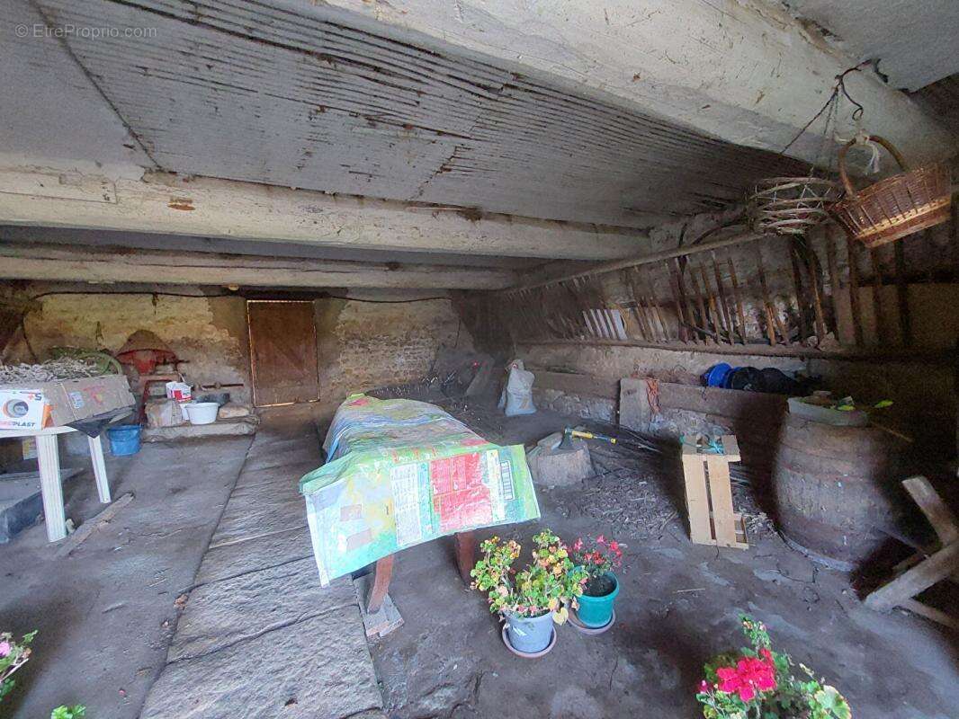 Maison à SAINT-LAURENT-EN-BRIONNAIS