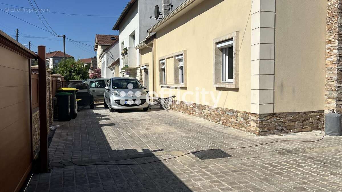 Maison à JUVISY-SUR-ORGE