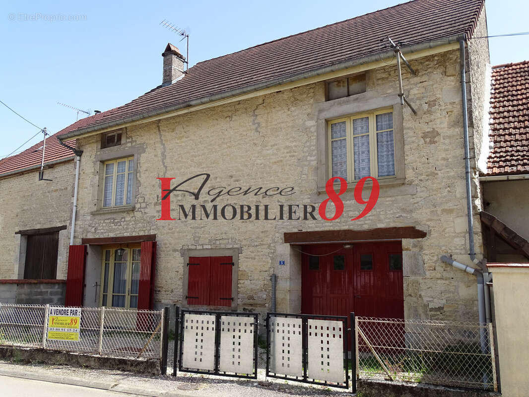 Maison à MONTIGNY-SUR-AUBE