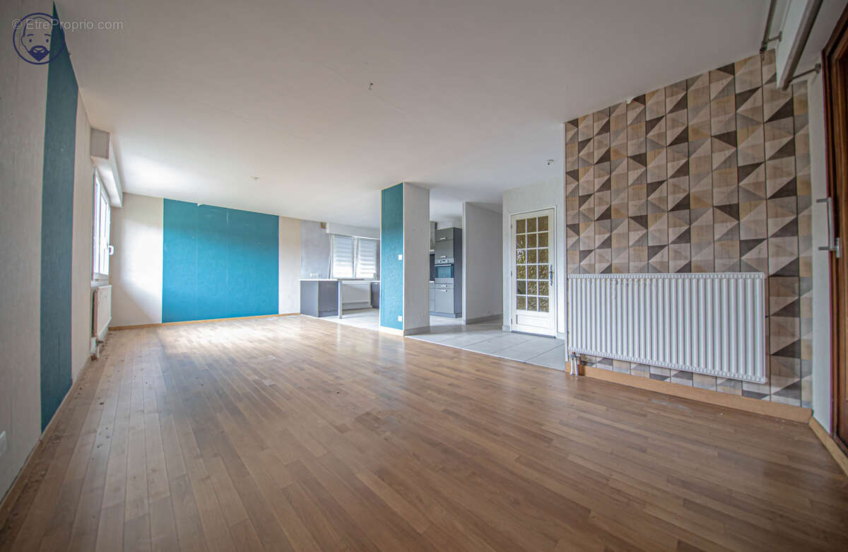 Pavillon sur sous-sol avec garage et jardin - photo 3