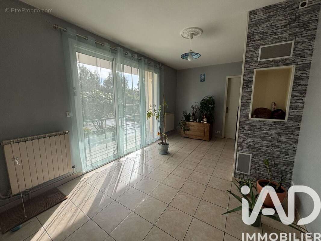 Photo 7 - Maison à SAINT-JULIEN-EN-BORN