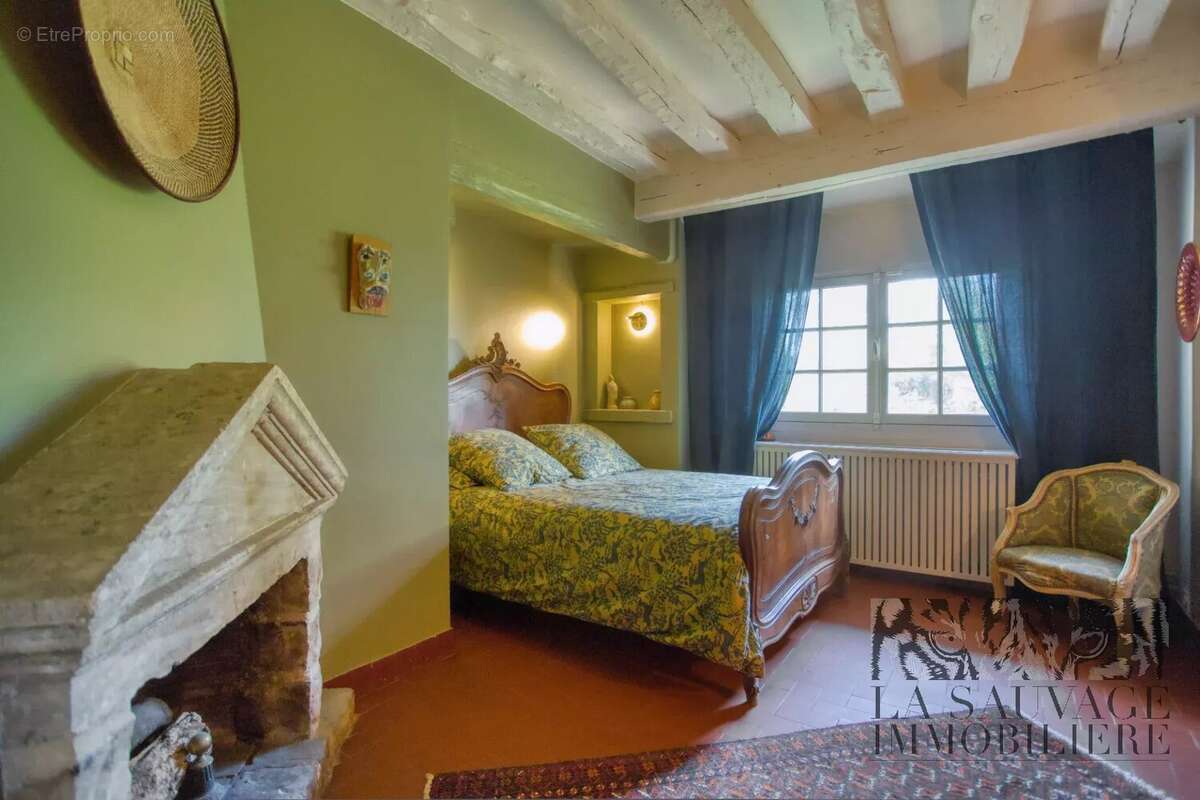 Appartement à LES MESNULS
