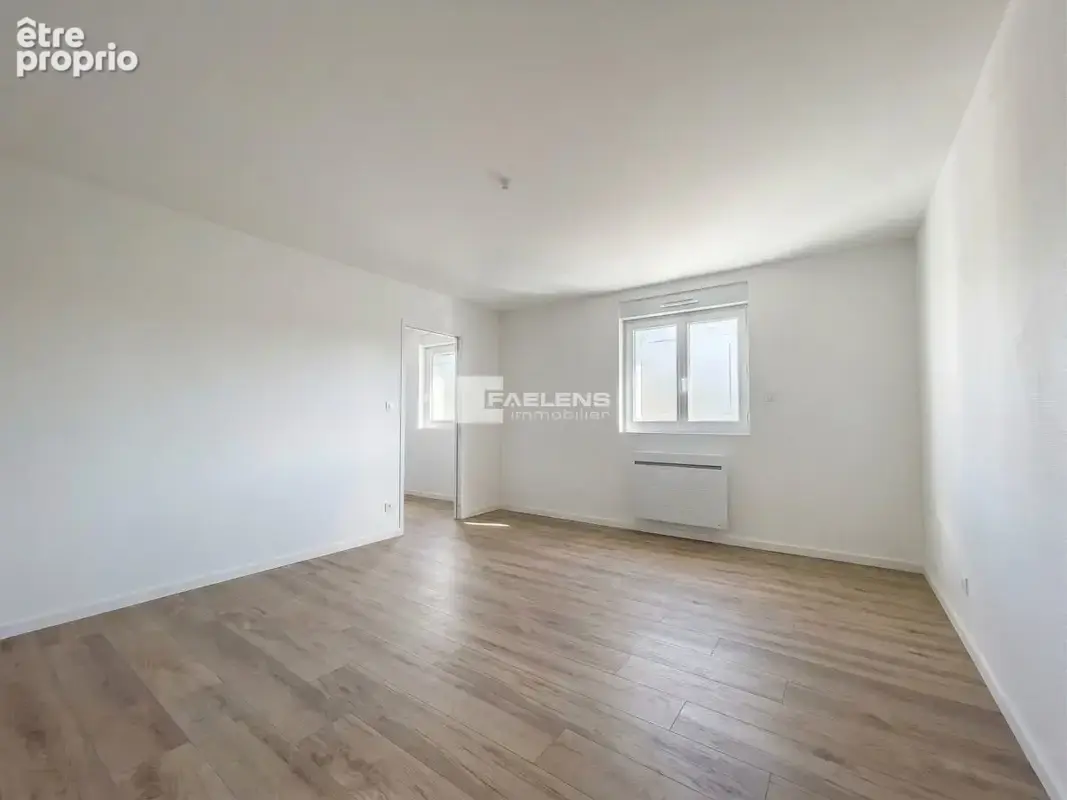 chambre 18 m2 à l'étage